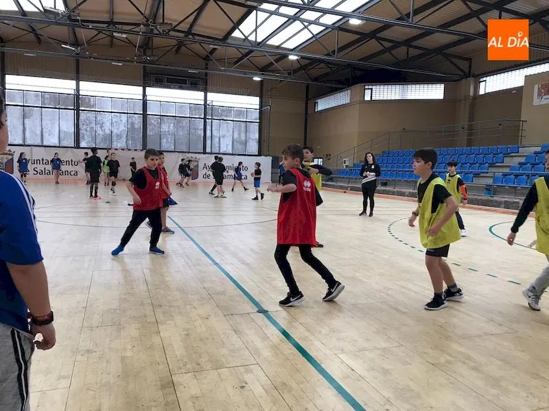 Foto 2 - Concluye con &eacute;xito el campamento de Navidad del Balonmano Ciudad de Salamanca