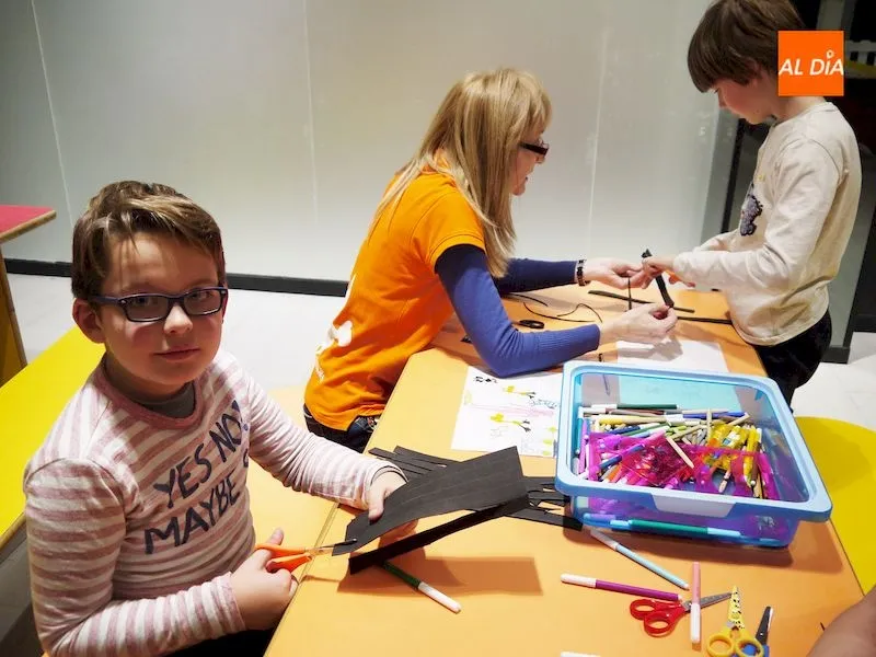 Foto 4 - Los talleres infantiles encandilan a los m&aacute;s peque&ntilde;os en el Centro Comercial El Tormes