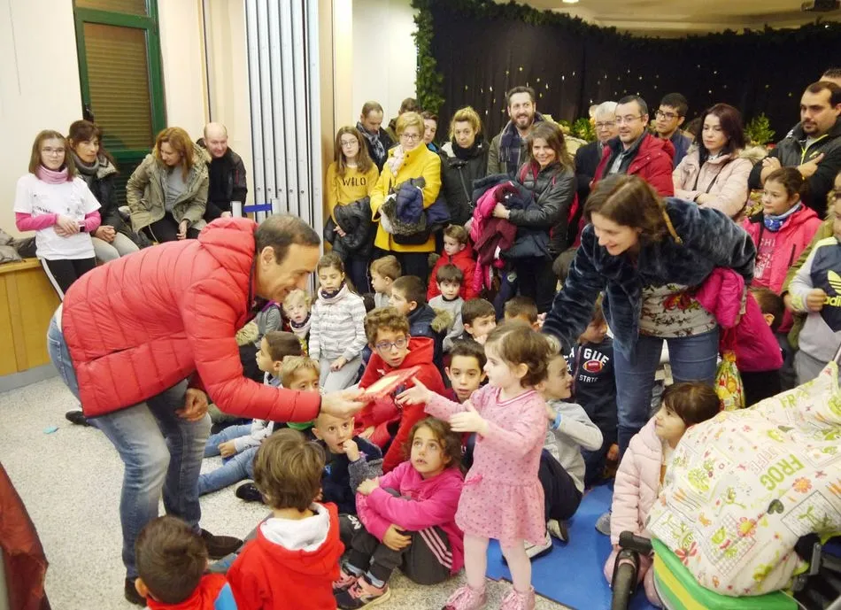 Foto 4 - Carbajosa entrega los premios del Certamen &lsquo;Narraciones de Navidad&rsquo;