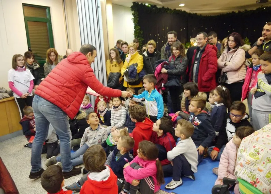 Foto 2 - Carbajosa entrega los premios del Certamen &lsquo;Narraciones de Navidad&rsquo;