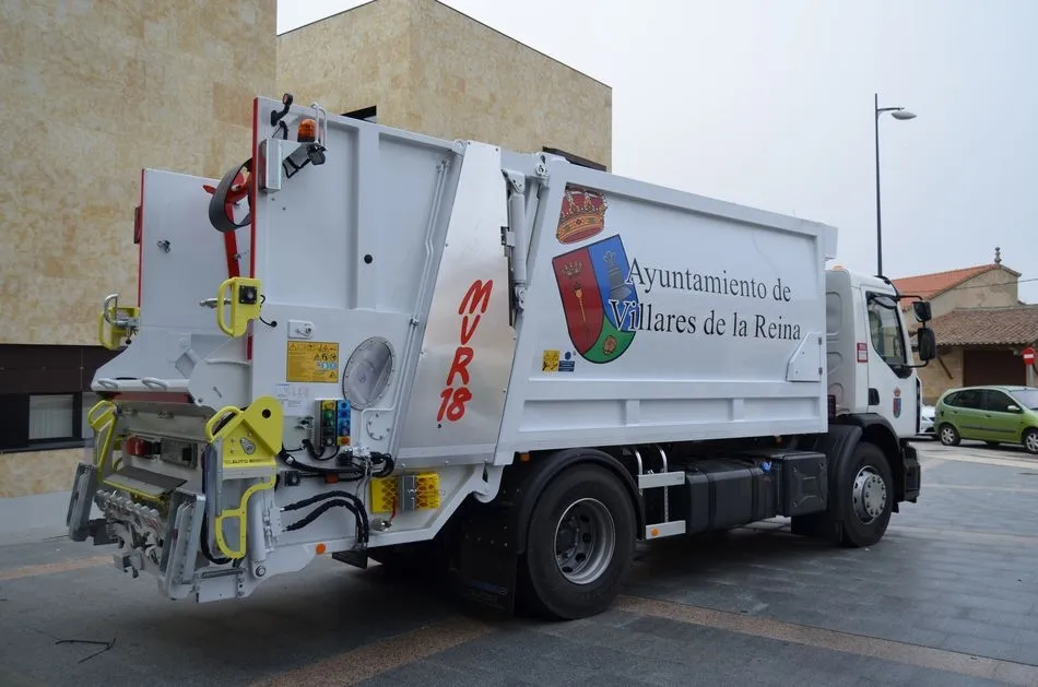 Foto 4 - El Ayuntamiento de Villares adquiere nuevos veh&iacute;culos y equipos para la recogida de residuos y...