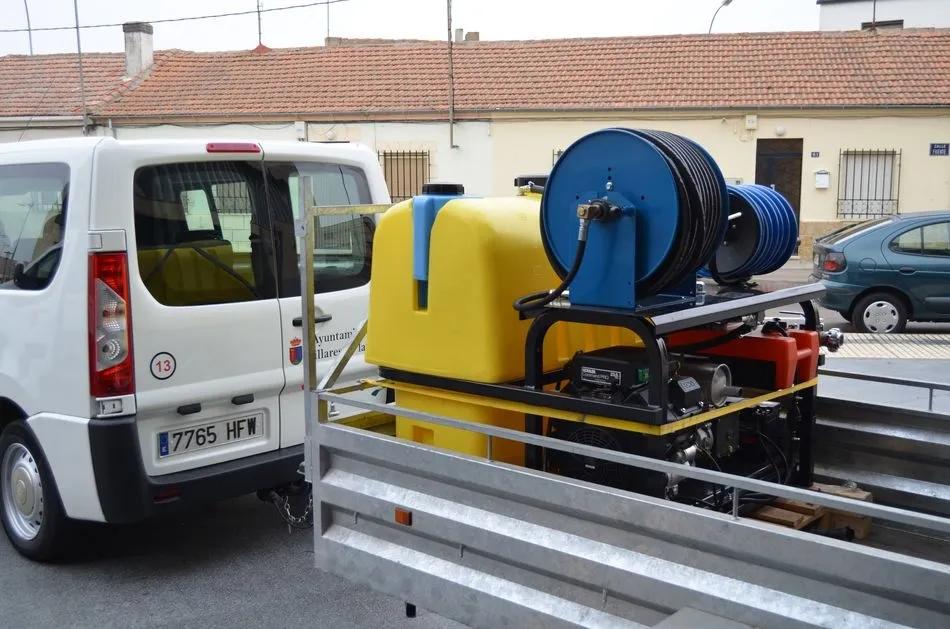 Foto 3 - El Ayuntamiento de Villares adquiere nuevos veh&iacute;culos y equipos para la recogida de residuos y...