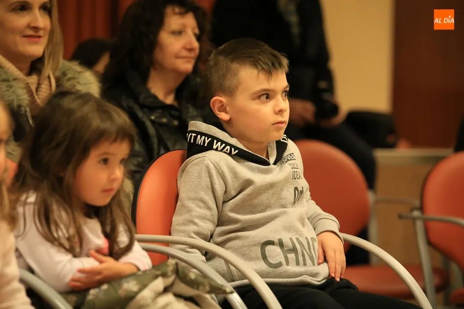 Foto 11 - Los &lsquo;Cuentos de cart&oacute;n&rsquo; de Cabe&ccedil;a de Vento divierten al p&uacute;blico infantil en Cabrerizos