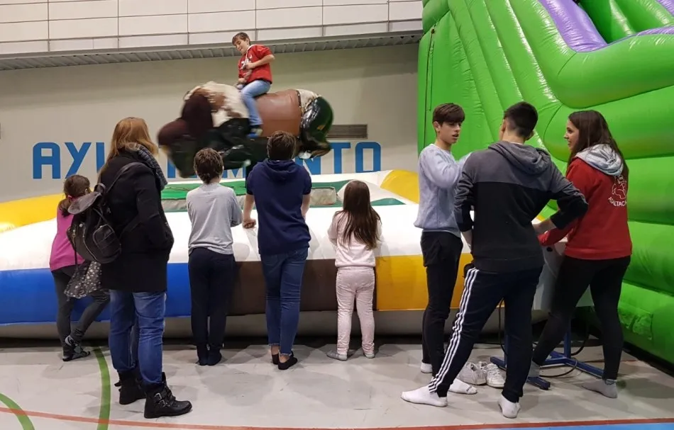 Foto 2 - Concurrid&iacute;simo encierro de carretones en Navilandia  