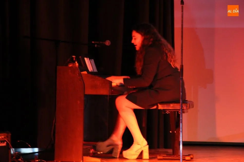 Foto 4 - Vitigudino responde en la gran gala musical a beneficio de la Asociaci&oacute;n Plaza Mayor  