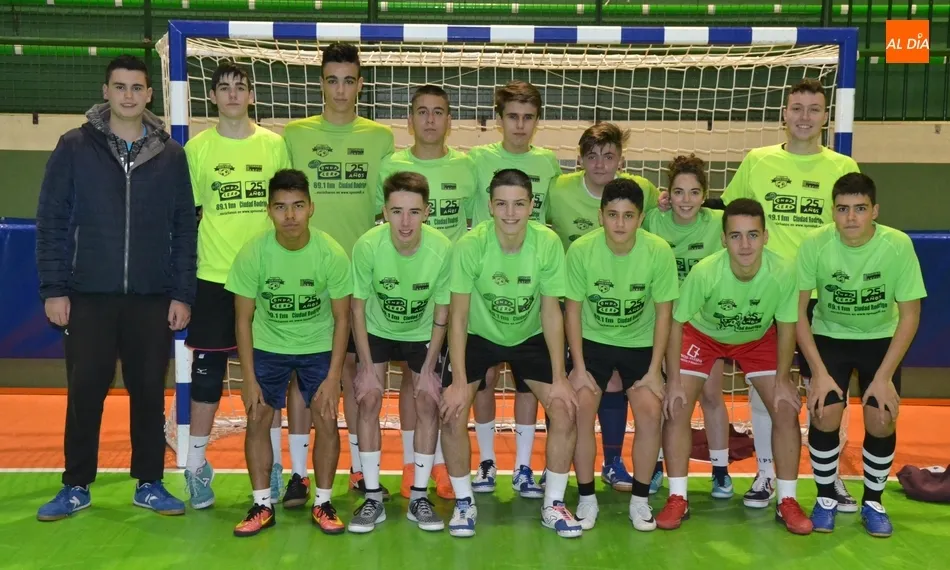 Foto 11 - Los Amigos de &Aacute;lex se llevan en los penaltys el partido inaugural del 3&ordm; Torneo de ARCIU  