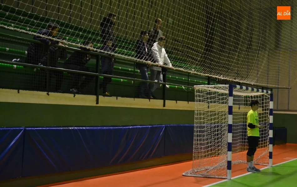 Foto 6 - Los Amigos de &Aacute;lex se llevan en los penaltys el partido inaugural del 3&ordm; Torneo de ARCIU  