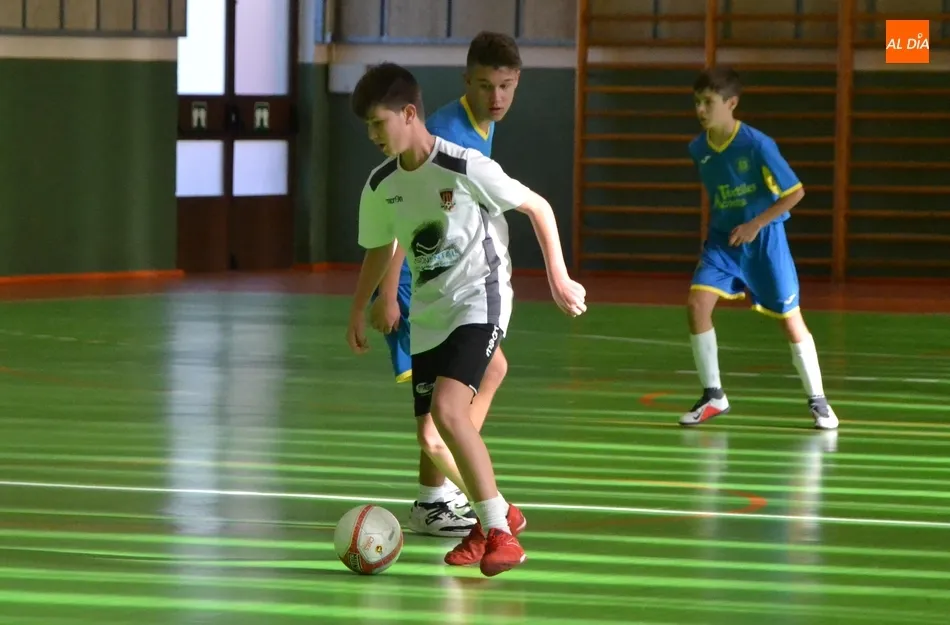 Foto 9 - Marat&oacute;n de f&uacute;tbol sala en Conde de Fox&aacute; para despedir el 2018  