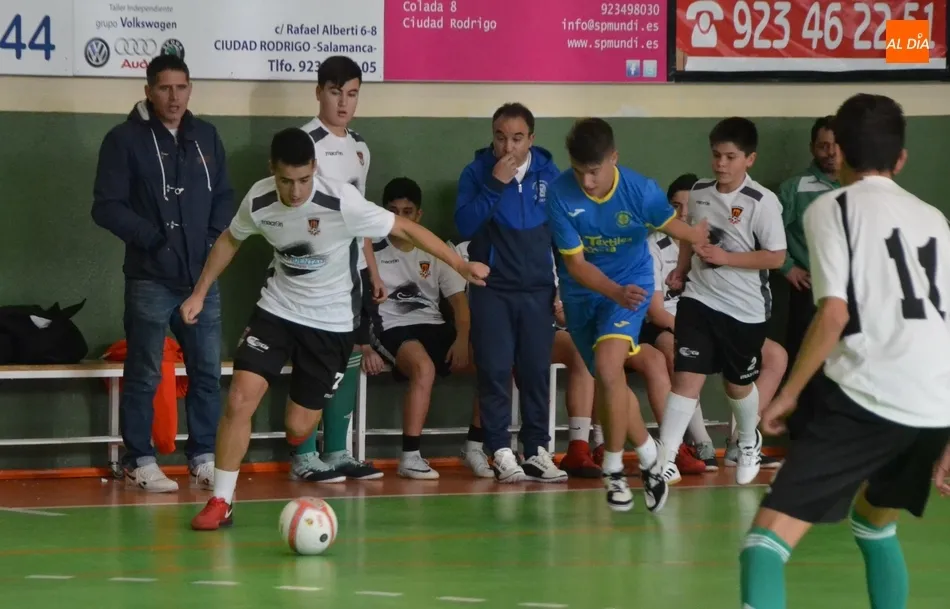 Foto 5 - Marat&oacute;n de f&uacute;tbol sala en Conde de Fox&aacute; para despedir el 2018  