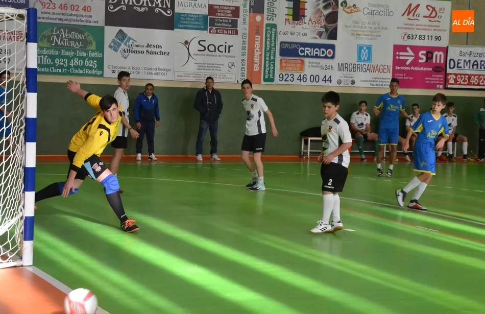 Foto 7 - Marat&oacute;n de f&uacute;tbol sala en Conde de Fox&aacute; para despedir el 2018  