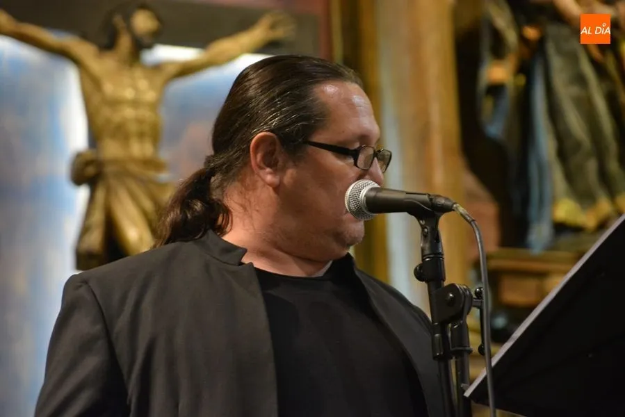 Foto 8 - Vocalis deslumbra en la iglesia del Carmen con su concierto navide&ntilde;o  