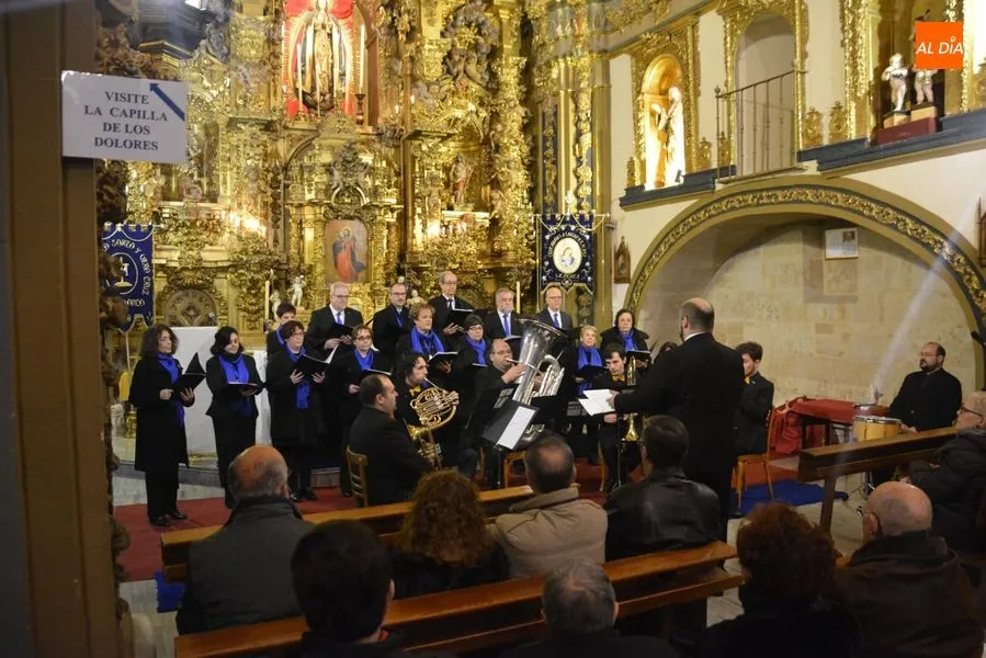 Foto 9 - Gran acogida del VI Concierto Solidario de la Vera Cruz  