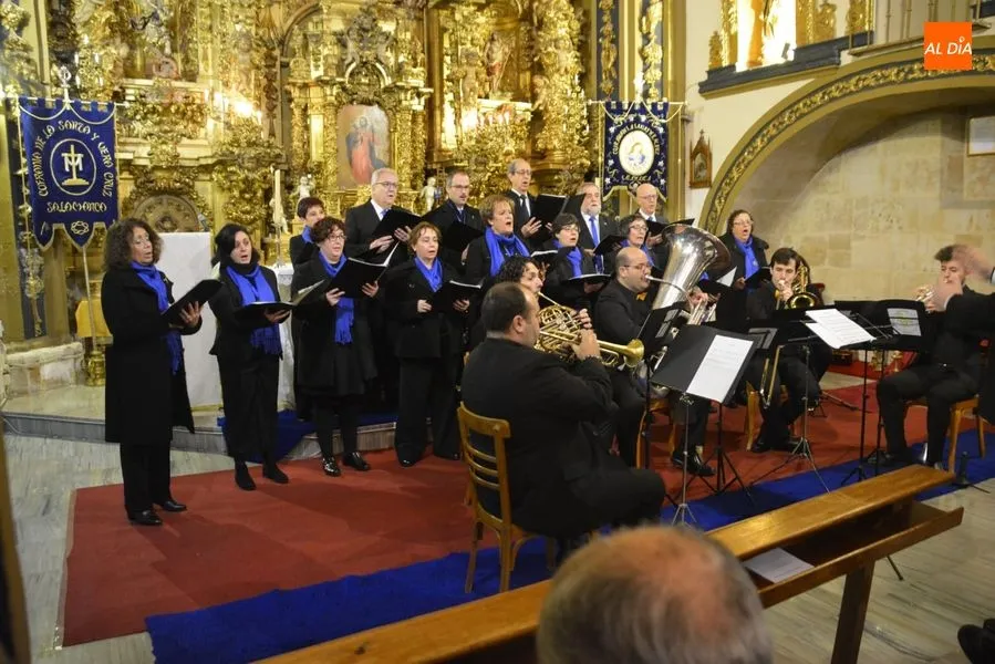 Foto 5 - Gran acogida del VI Concierto Solidario de la Vera Cruz  