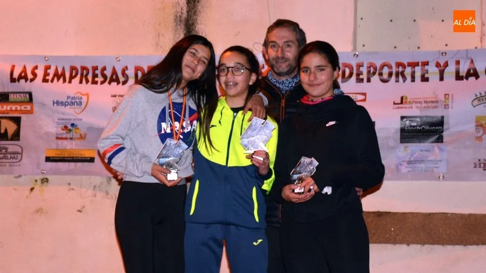 Foto 10 - &Eacute;xito de participaci&oacute;n y expectaci&oacute;n en la V San Silvestre de Lumbrales