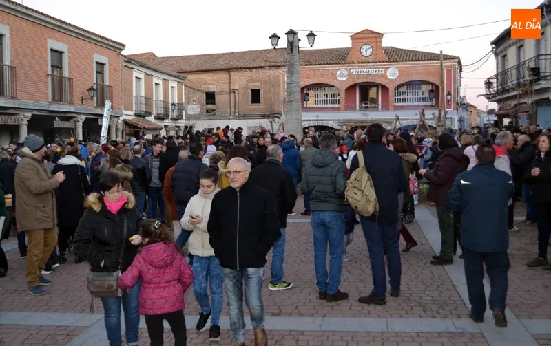 Foto 3 - Santiago de la Puebla se vuelca en un multitudinario y realista Bel&eacute;n viviente