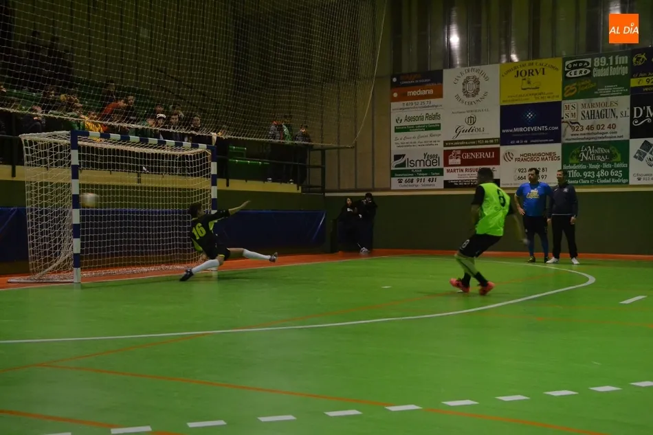 Foto 5 - &Eacute;pico desenlace del 3&ordm; Torneo de ARCIU en una apasionante sesi&oacute;n de finales