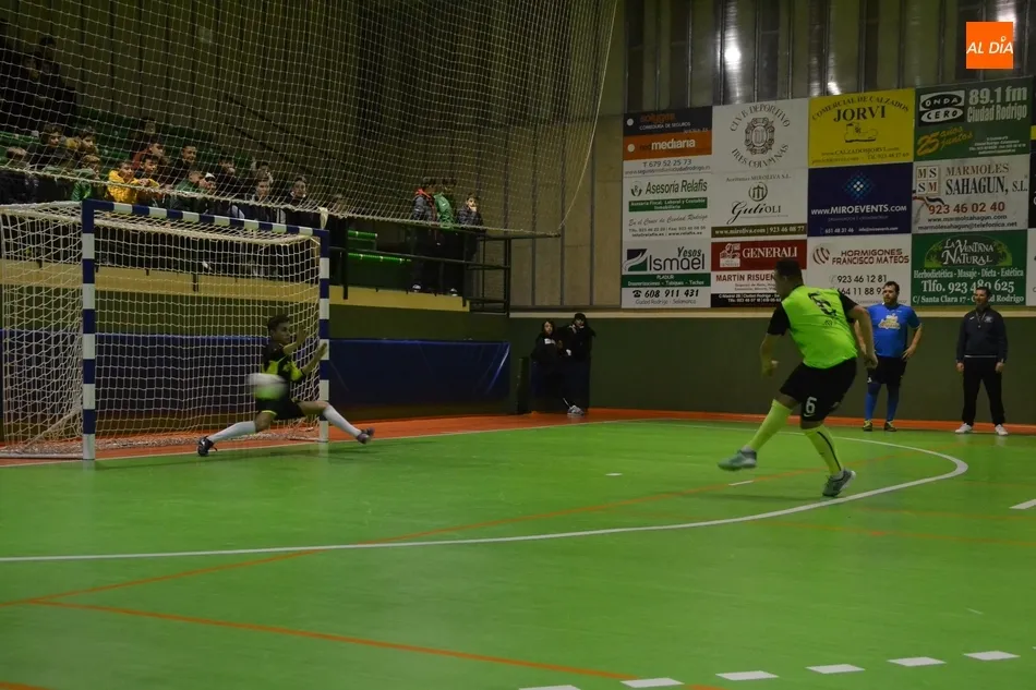 Foto 3 - &Eacute;pico desenlace del 3&ordm; Torneo de ARCIU en una apasionante sesi&oacute;n de finales