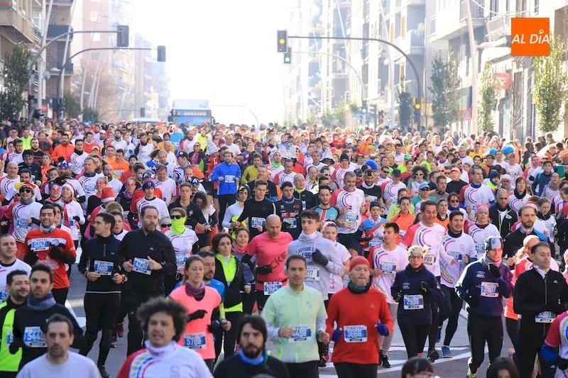 Foto 2 - Jorge Blanco y Nuria Lugueros se coronan vencedores de la XXXV San Silvestre Salmantina