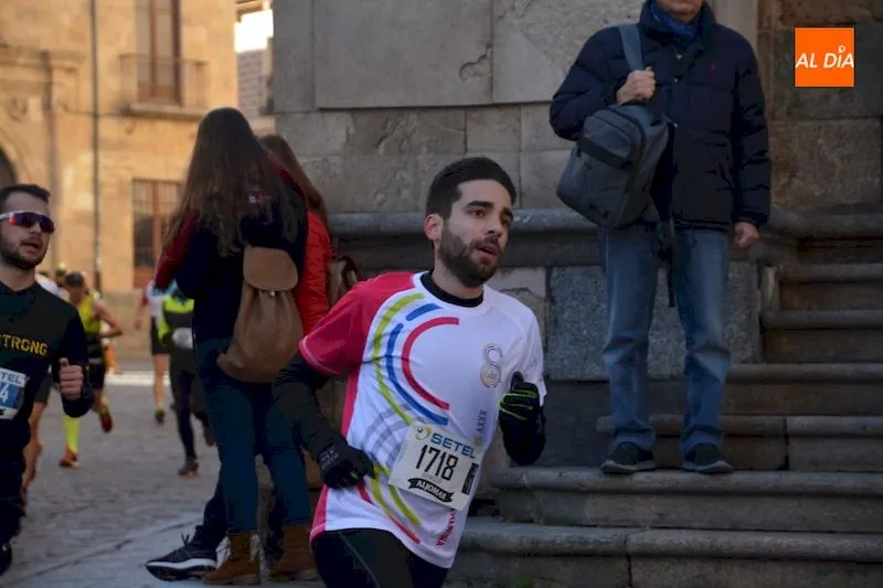 Foto 11 - Jorge Blanco y Nuria Lugueros se coronan vencedores de la XXXV San Silvestre Salmantina
