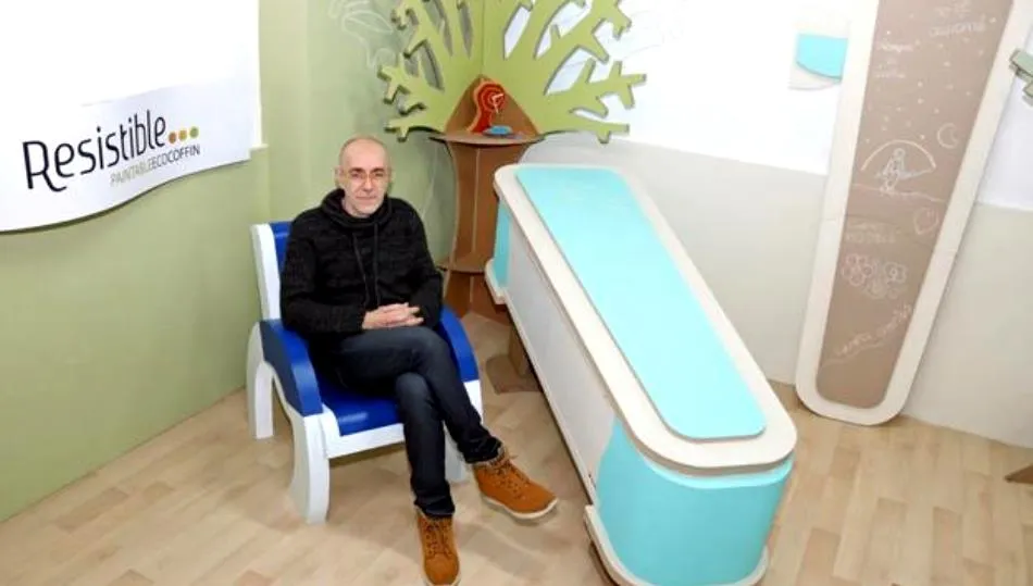 Manuel Revilla, artesano del cartón y emprendedor. Foto El Norte de Castilla