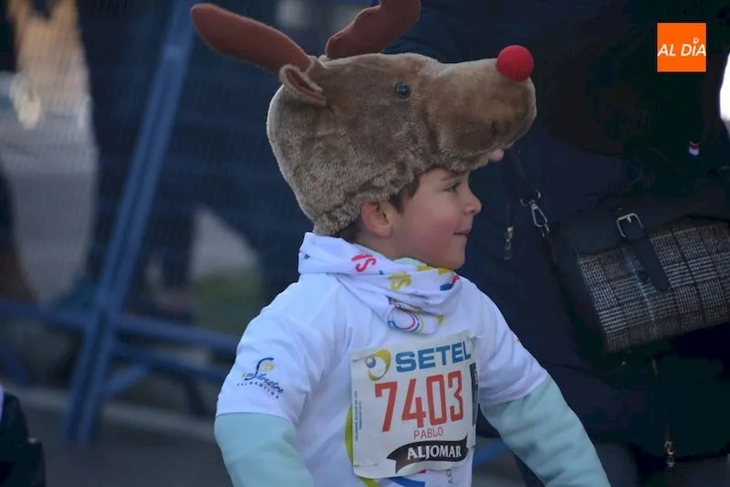 Foto 9 - Los disfraces llenan de colorido y alegr&iacute;a la XXXV San Silvestre Salmantina