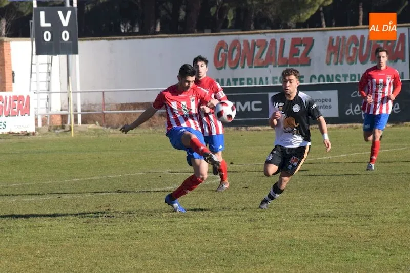 Foto 9 - Unionistas no baja el ritmo en su amistoso ante el Atl&eacute;tico Tordesillas (2-3)
