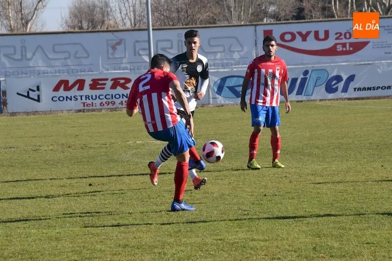 Foto 5 - Unionistas no baja el ritmo en su amistoso ante el Atl&eacute;tico Tordesillas (2-3)