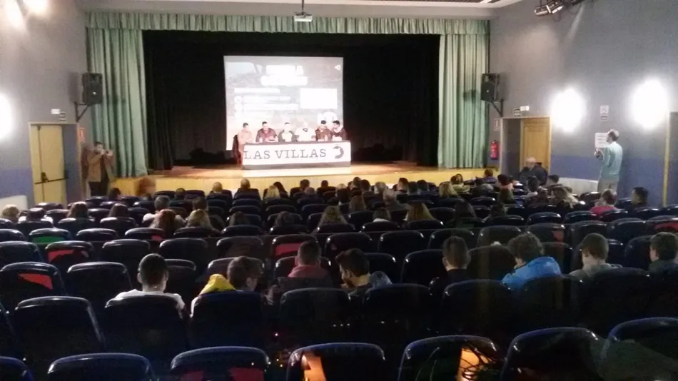 Foto 3 - Unionistas CF repasa sus logros y retos con los aficionados de Las Villas