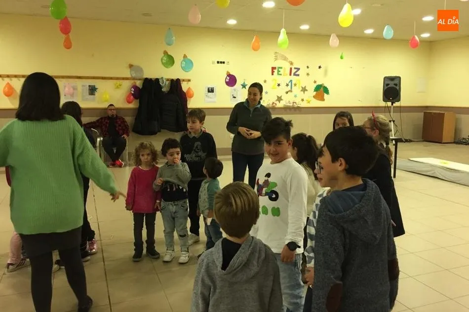 Foto 9 - Los m&aacute;s peque&ntilde;os se adelantan a celebrar la Nochevieja en Villarino  