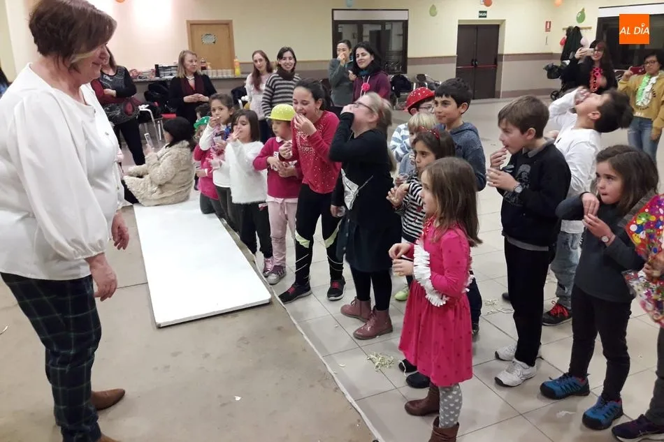 Foto 5 - Los m&aacute;s peque&ntilde;os se adelantan a celebrar la Nochevieja en Villarino  