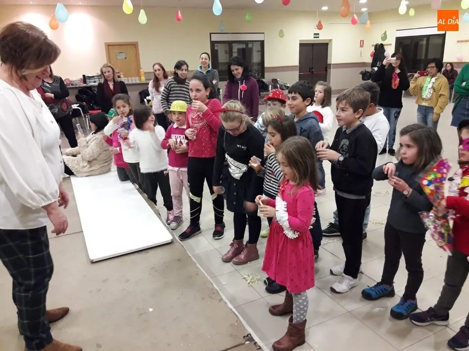 Foto 4 - Los m&aacute;s peque&ntilde;os se adelantan a celebrar la Nochevieja en Villarino  