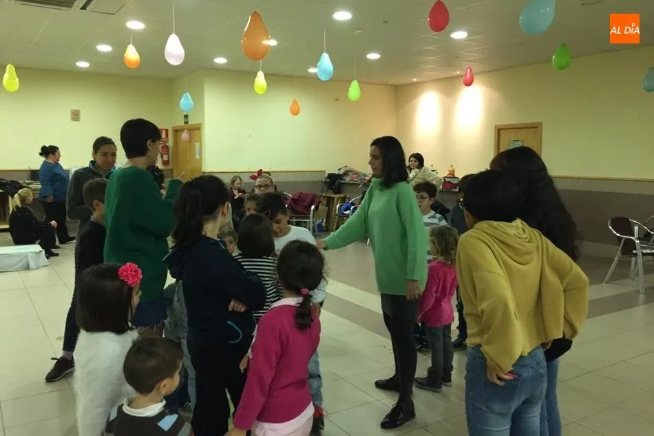 Foto 3 - Los m&aacute;s peque&ntilde;os se adelantan a celebrar la Nochevieja en Villarino  