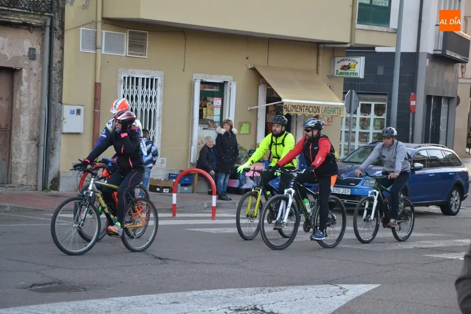 Foto 3 - El a&ntilde;o deportivo se cierra con una novedosa KDD ciclista en plan familiar  