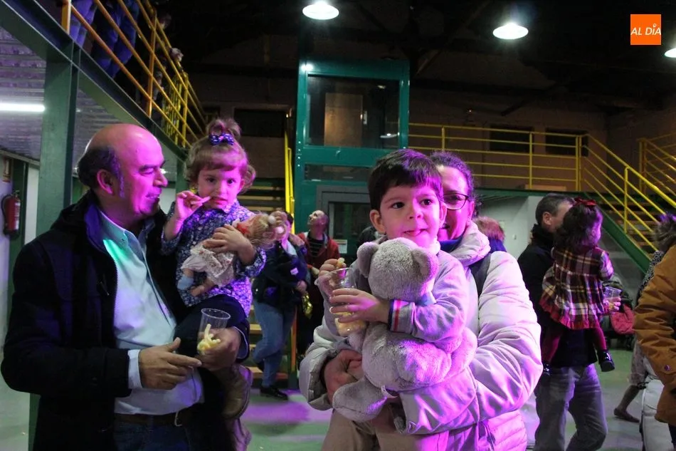 Foto 2 - Los m&aacute;s peque&ntilde;os de Vitigudino viven con intensidad la llegada de 2019 en la Nochevieja infantil  