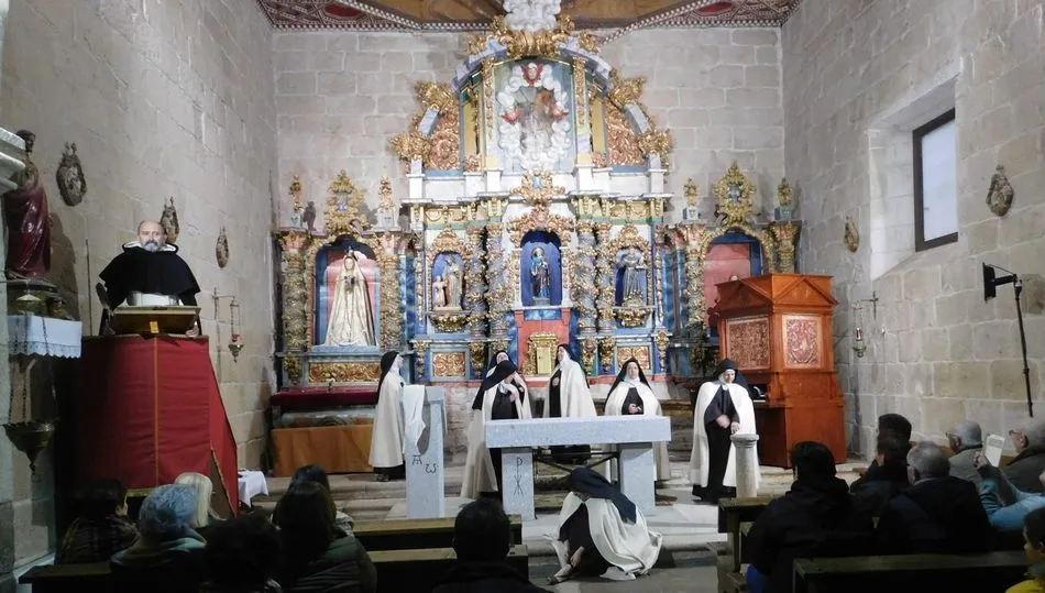 También con los frailes