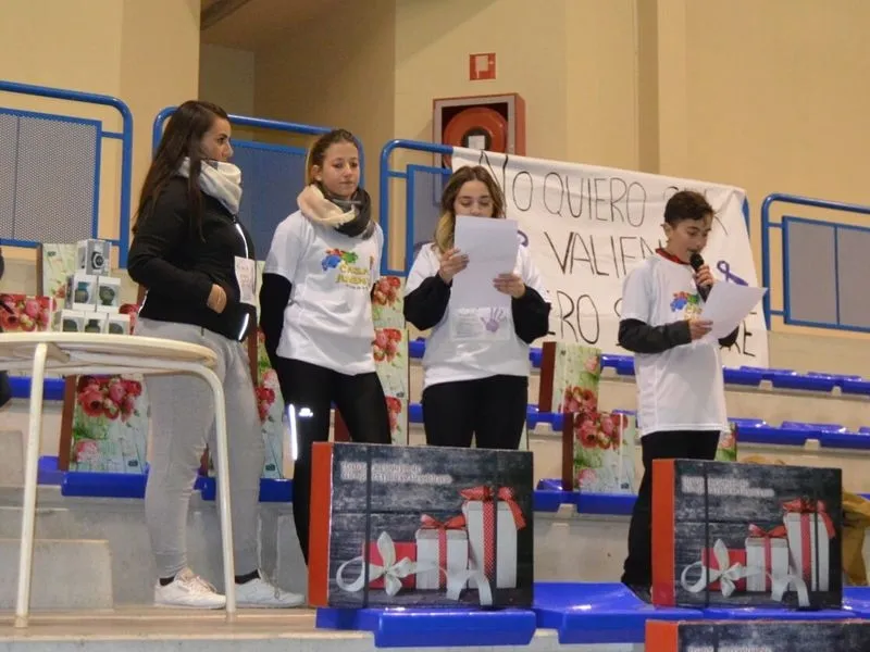 Foto 2 - Villares de la Reina celebra su X San Silvestre de car&aacute;cter&nbsp;solidario  