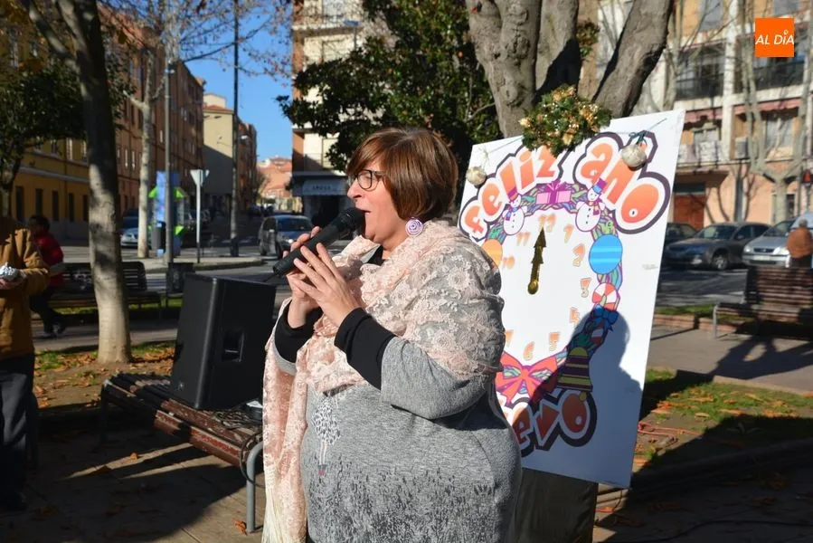Foto 11 - Asecal se congrega en la plaza del barrio Vidal para una entrada triunfal al 2019  