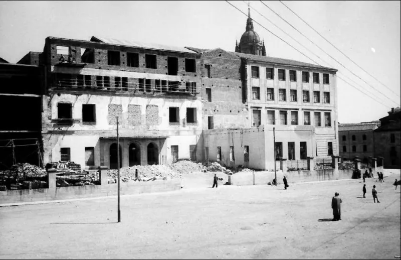 Foto 3 - La plaza de la Merced, en el coraz&oacute;n de la Salamanca acad&eacute;mica