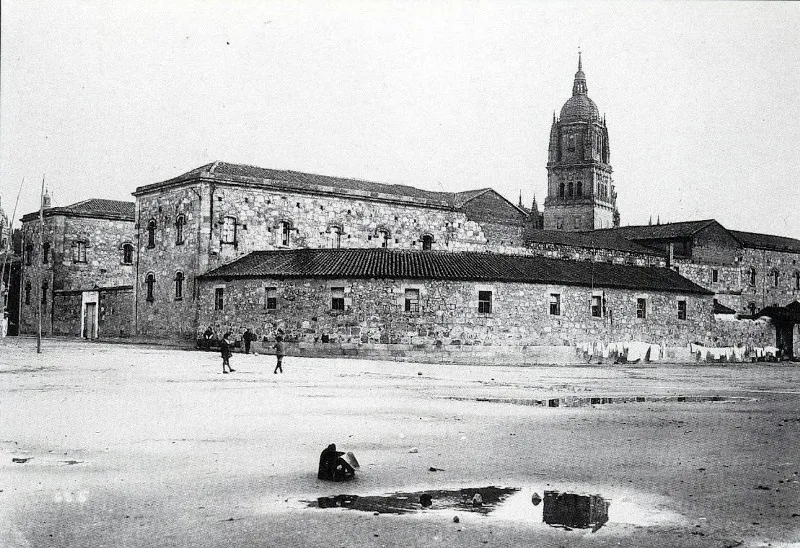 Foto 4 - La plaza de la Merced, en el coraz&oacute;n de la Salamanca acad&eacute;mica