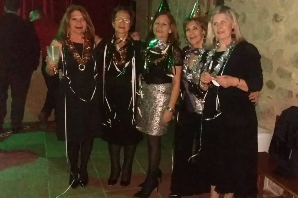Foto 2 - En Cip&eacute;rez celebran la entrada en el A&ntilde;o Nuevo con una gran fiesta en el multiusos  
