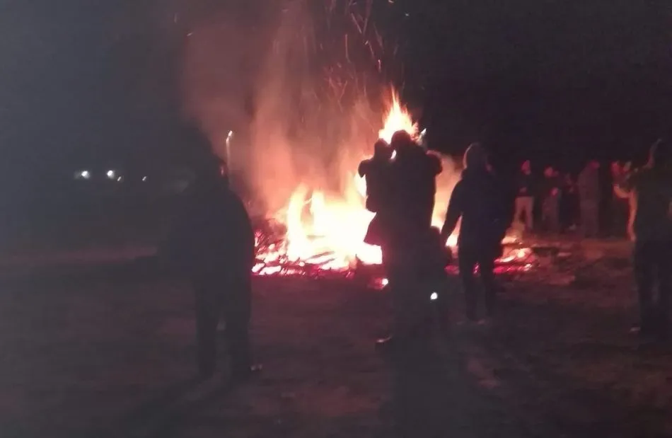 Foto 5 - Trabanca mantiene la tradici&oacute;n de la quema de bolagas para despedir el a&ntilde;o  