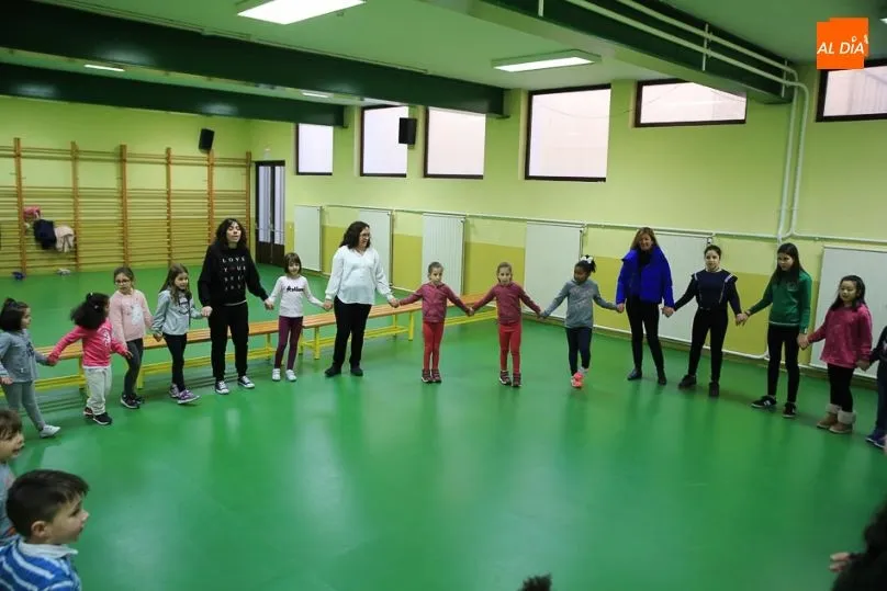 Foto 5 - Unos 300 menores participan en el programa &lsquo;Es tiempo de Navidad&rsquo; en los CEAS y en Miraltormes
