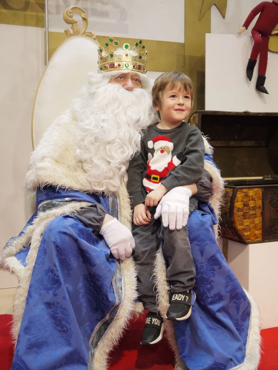 Foto 6 - Los Reyes Magos contin&uacute;an repartiendo ilusi&oacute;n en El Tormes &nbsp;  