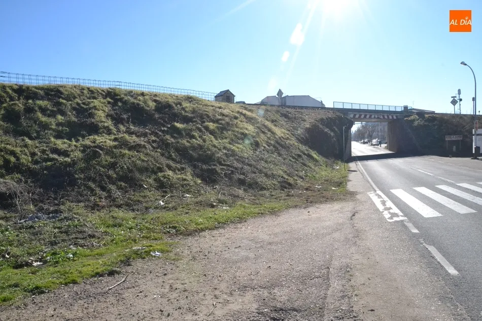 Fijada para después de Reyes una reunión en torno a las obras del paso para peatones bajo la vía ...