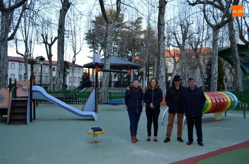 Foto 5 - La zona infantil del Parque Municipal se inaugura como regalo de Reyes a los ni&ntilde;os  