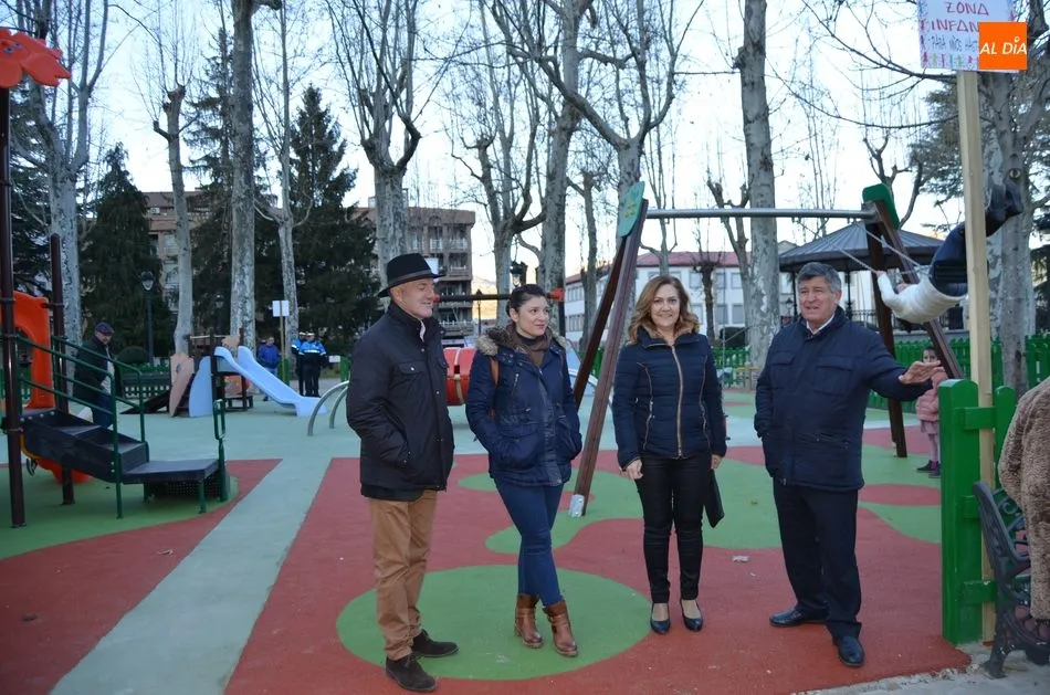 Foto 3 - La zona infantil del Parque Municipal se inaugura como regalo de Reyes a los ni&ntilde;os  