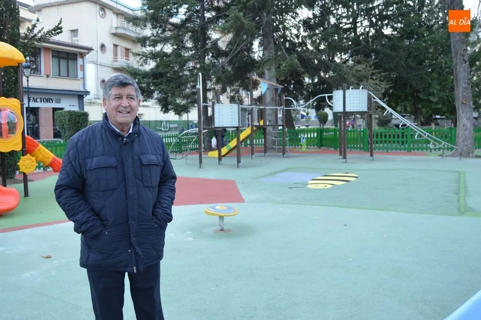 Foto 2 - La zona infantil del Parque Municipal se inaugura como regalo de Reyes a los ni&ntilde;os  