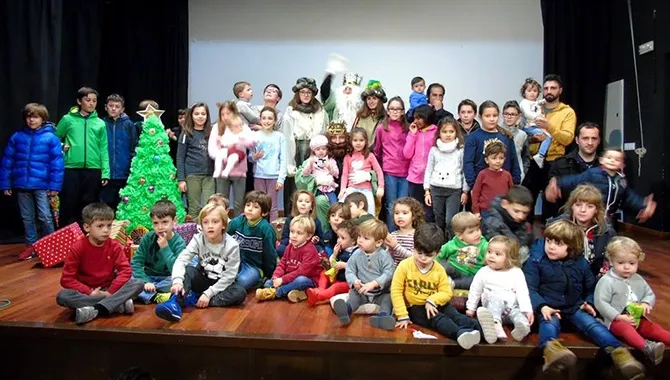 Los Reyes Magos recibian las cartas de los niños macoteranos en el Centro Cultural Santa Ana. Foto: José Guerras