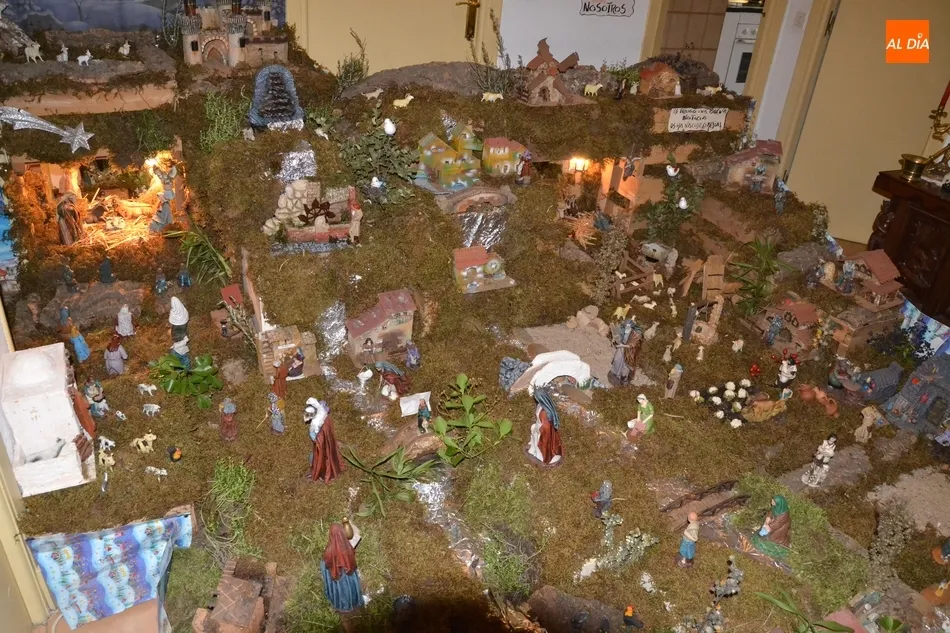 Foto 9 - Una vivienda de la calle C&aacute;rcabas acoge un gigantesco bel&eacute;n navide&ntilde;o  