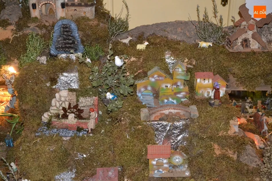 Foto 2 - Una vivienda de la calle C&aacute;rcabas acoge un gigantesco bel&eacute;n navide&ntilde;o  